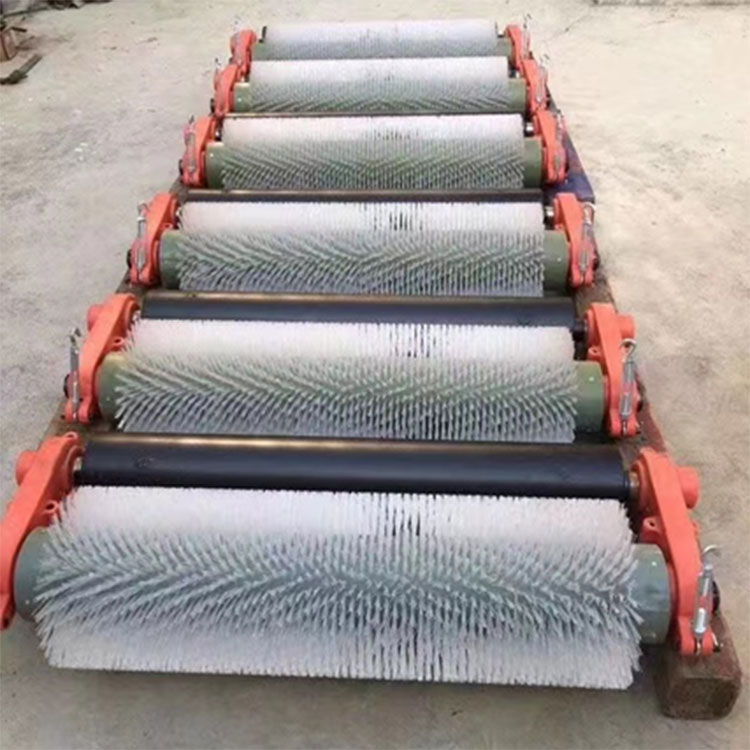 Instrucțiuni pentru utilizarea unui produs de curățare a benzii transportoare